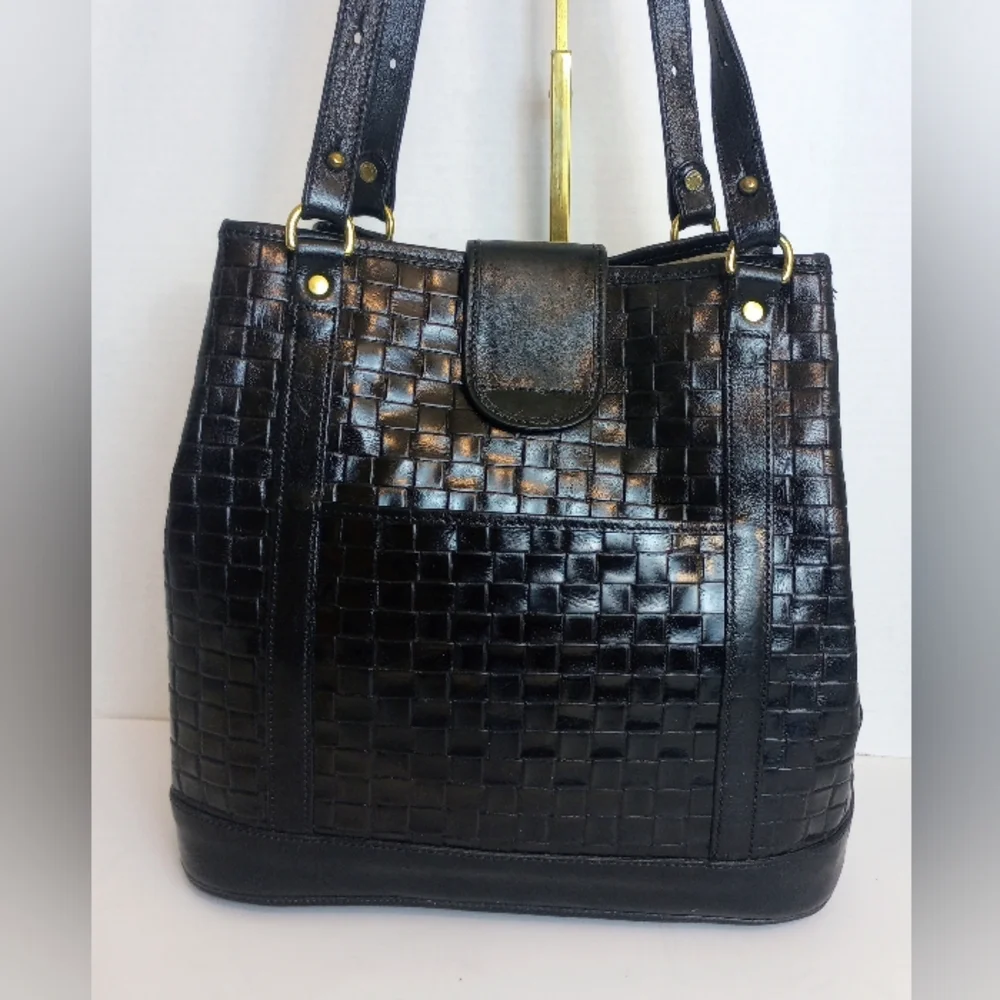Black Woven Leather Shoulder Bag - Picture 4 of 13